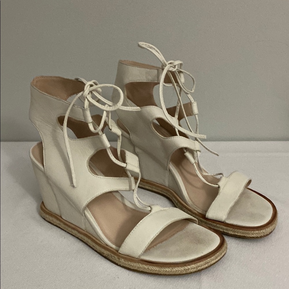 Pelle Moda Women's Cream Wedge gladiator Sandals size 10